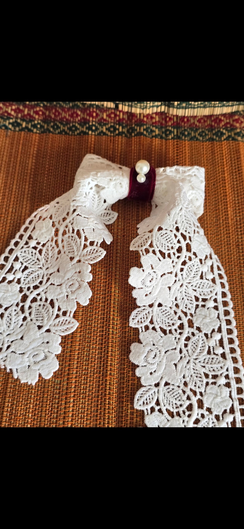 XL Embroided Bow