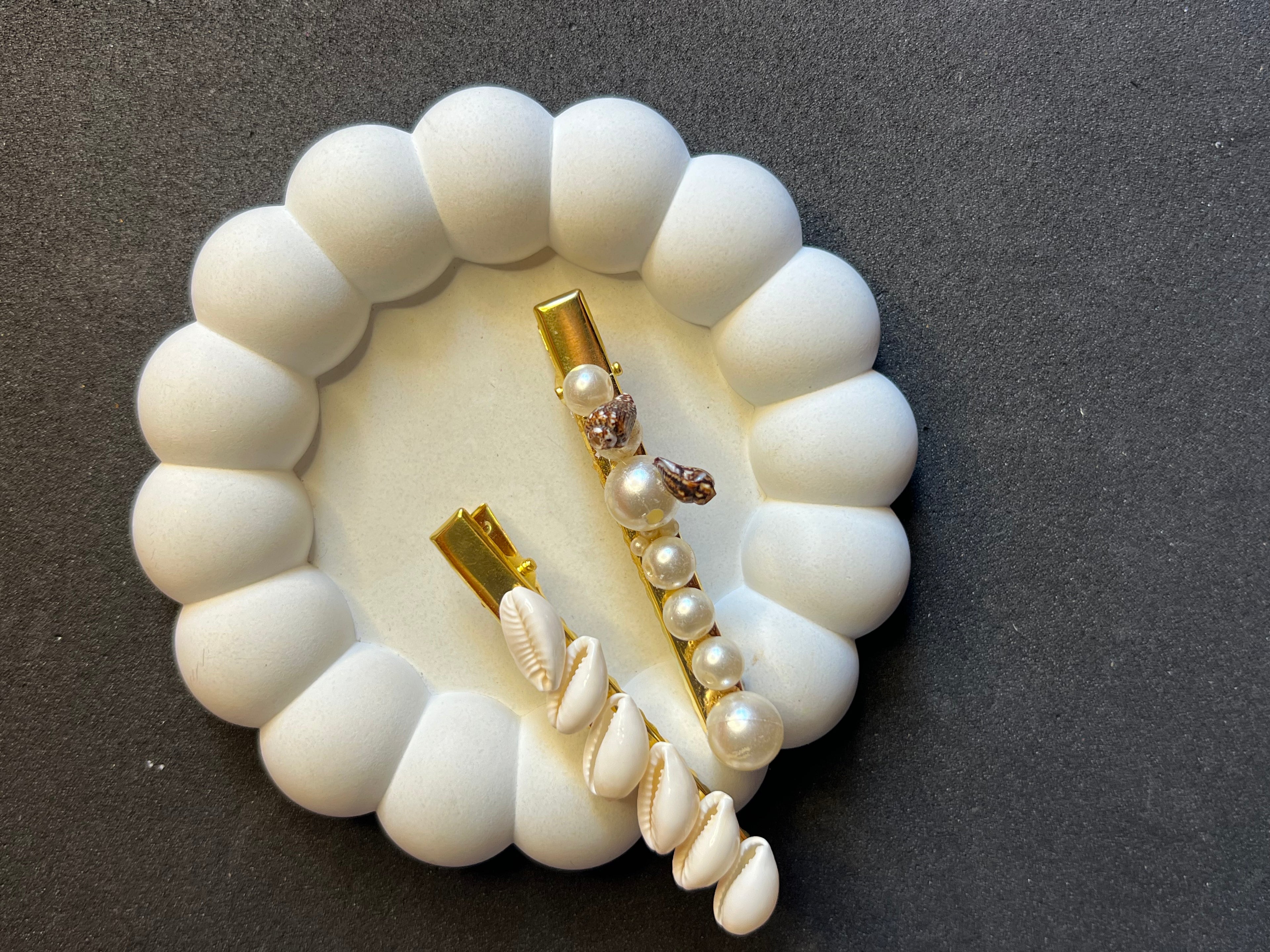 Cowriee Shell Clip