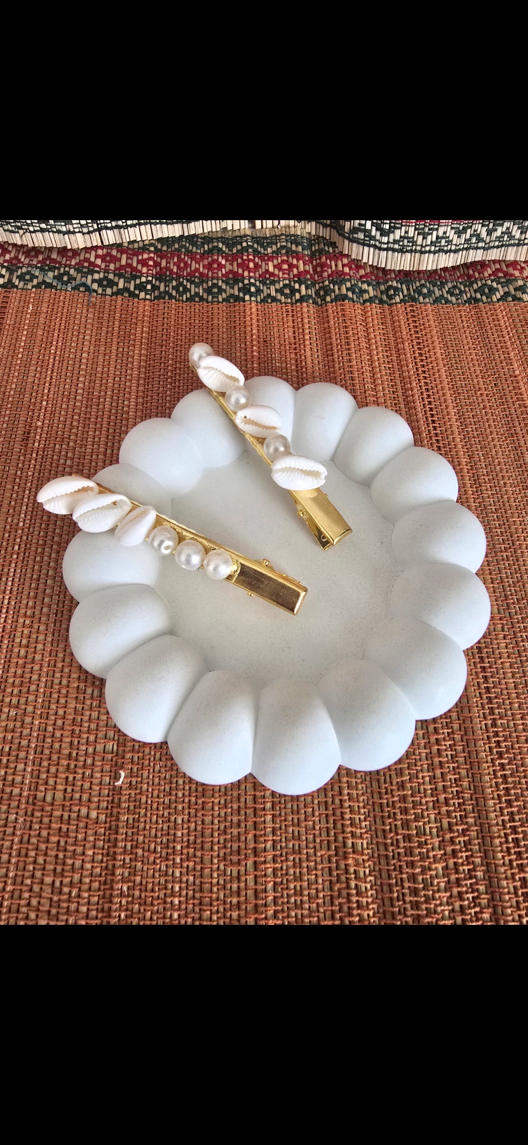 Shell-Pearl HairClip